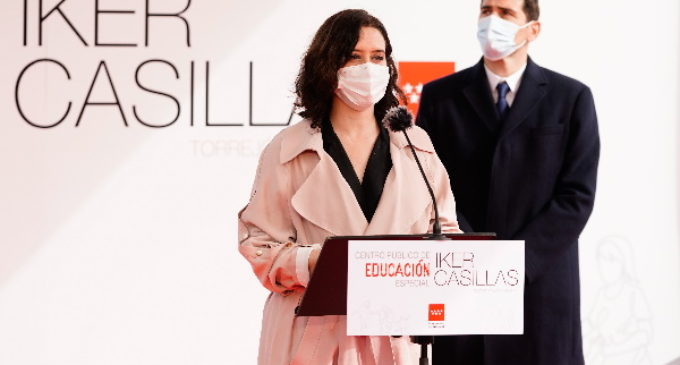 Díaz Ayuso presenta con Iker Casillas el futuro centro público de Educación Especial en Torrejón de Ardoz que llevará el nombre del futbolista