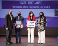 Díaz Ayuso recibe el Premio Empresarial Ciudad de Tres Cantos por su gestión con los comerciantes y hosteleros durante la pandemia