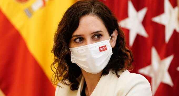 Díaz Ayuso tilda de “globos sonda” los anuncios de los bonos de Sánchez y que “no van a la raíz de los problemas” de los jóvenes en España