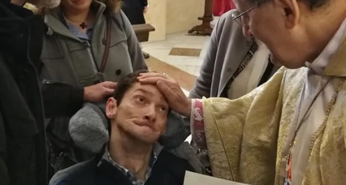 El Papa llama a España para hablar con un hombre con parálisis cerebral