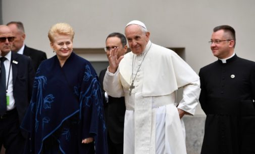 Lituania: El Papa invita a buscar políticas que incentiven a los jóvenes
