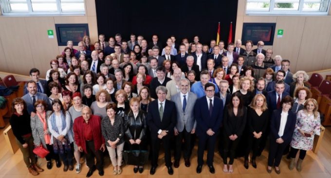 La Comunidad distingue a los empleados públicos con más de 30 años de servicio a la Administración