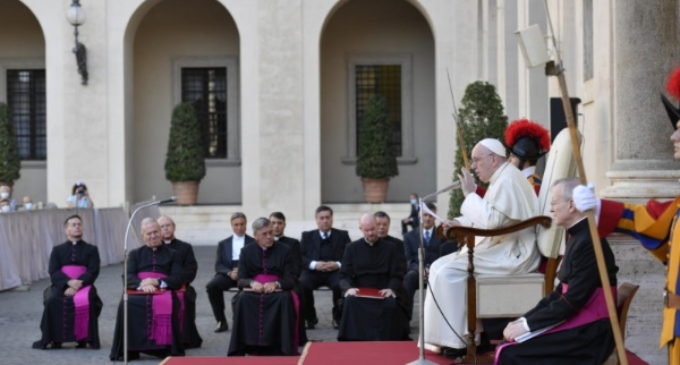 Día Internacional para la Protección de la Educación: Llamamiento del Papa