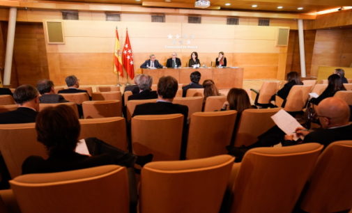 Díaz Ayuso expone a hospitales y sindicatos el plan integral de la sanidad madrileña para afrontar el coronavirus