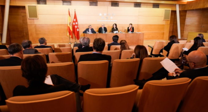 Díaz Ayuso expone a hospitales y sindicatos el plan integral de la sanidad madrileña para afrontar el coronavirus