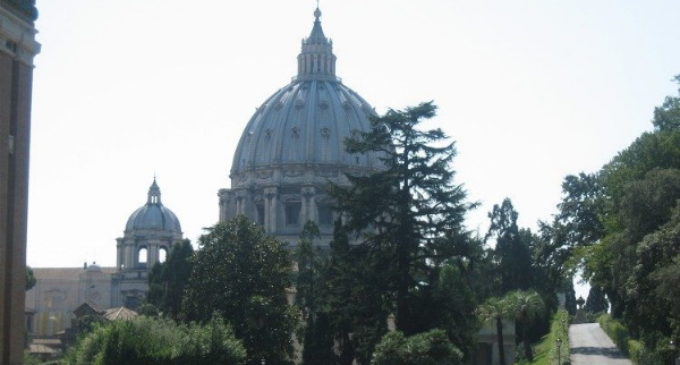 EE.UU. reconoce normativas financieras vaticanas de verificación de clientes