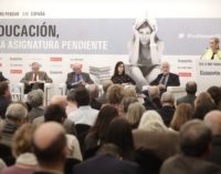 Cifuentes apuesta por el diálogo y el consenso para lograr una mejora educativa sólida y eficaz