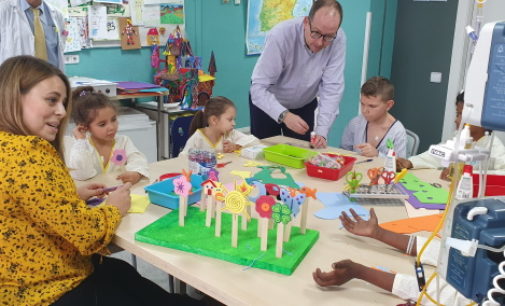 El 12 de Octubre participa en un proyecto que crea vínculos solidarios entre niños ingresados en varios hospitales de España