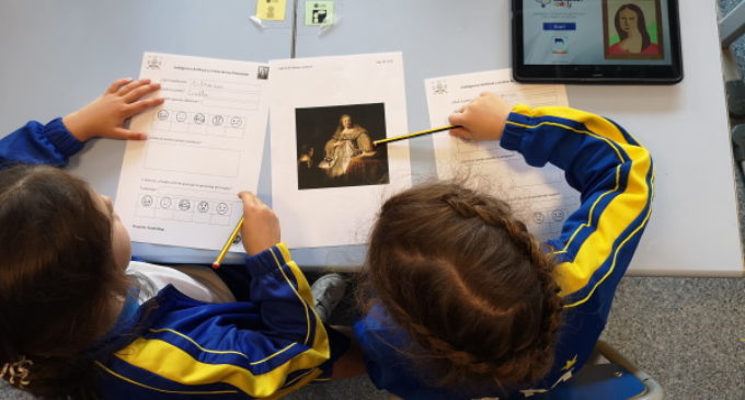 El Colegio Europeo de Madrid utiliza una app para estudiar las emociones de los retratos