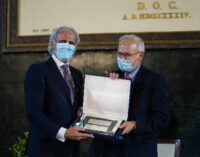 El Colegio de Médicos premia la gestión de la Comunidad de Madrid durante la pandemia por COVID-19