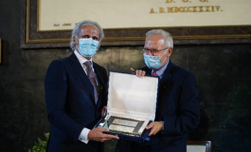 El Colegio de Médicos premia la gestión de la Comunidad de Madrid durante la pandemia por COVID-19