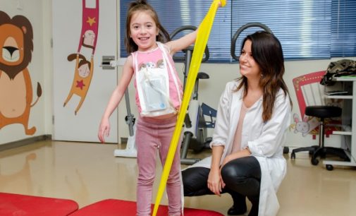 El Hospital Gregorio Marañón desarrolla un programa pionero en rehabilitación de niños con cardiopatías y trastornos neuromotores asociados