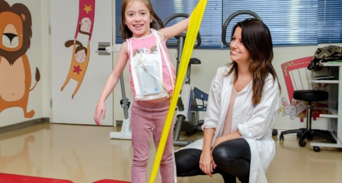 El Hospital Gregorio Marañón desarrolla un programa pionero en rehabilitación de niños con cardiopatías y trastornos neuromotores asociados
