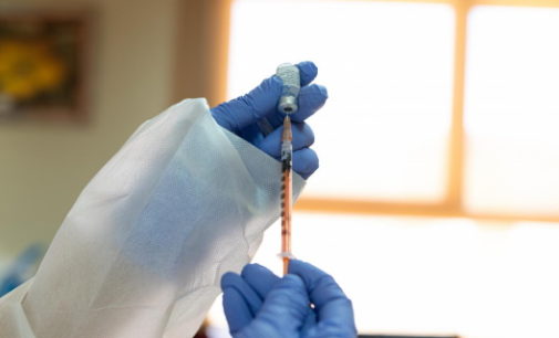 Estudio del Hospital Príncipe de Asturias: la vacuna de la gripe previene el infarto de miocardio en personas de 60 años en adelante
