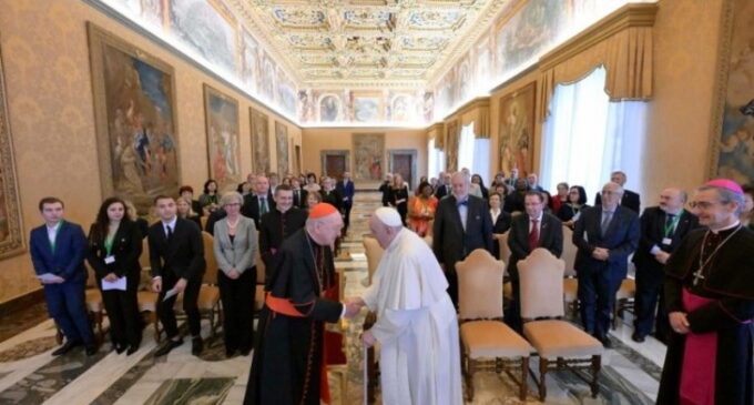 El Papa a los educadores católicos: Cuidado con las colonizaciones ideológicas