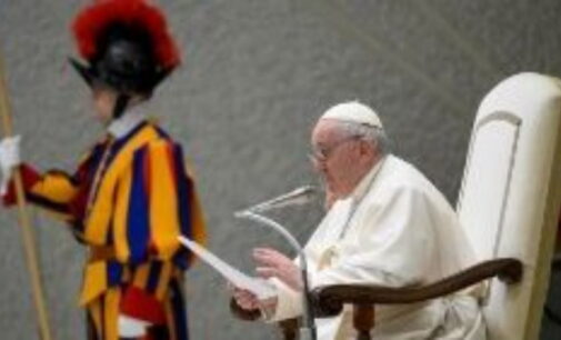 El Papa advierte: “el demonio sabe engañarnos y disfrazarse de ángel”