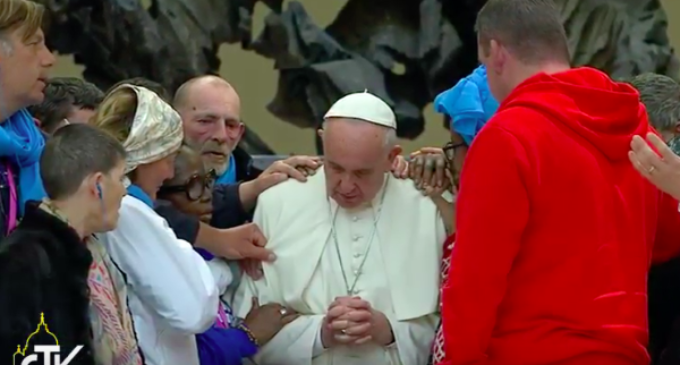 El Papa pide perdón a los pobres por los cristianos que miran hacia otro lado