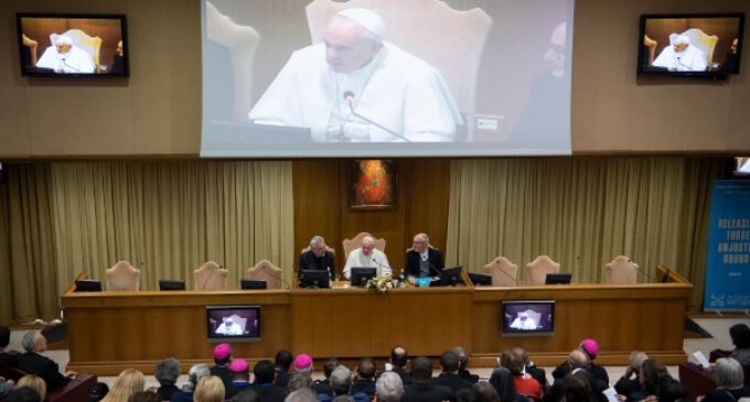 El Papa denuncia “la mercantilización de la sociedad”