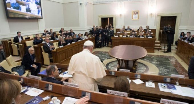 Alcaldes de toda Europa se reúnen en el Vaticano para debatir la situación de los refugiados