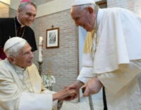 ÚLTIMA HORA: El Papa pidió que oremos por Benedicto XVI que está muy enfermo