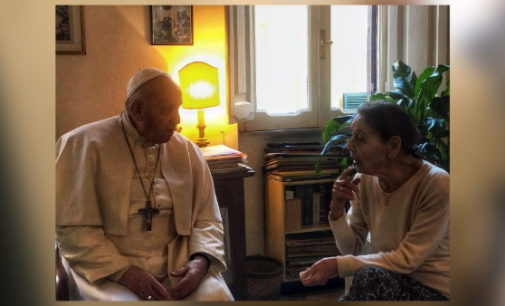 El Papa visita a Edith Bruck, superviviente de Auschwitz