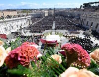 El Papa: Cristo ha resucitado. Jesús, el Viviente está con nosotros para siempre
