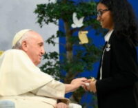 El Papa: Jóvenes la Iglesia está con ustedes y los necesita
