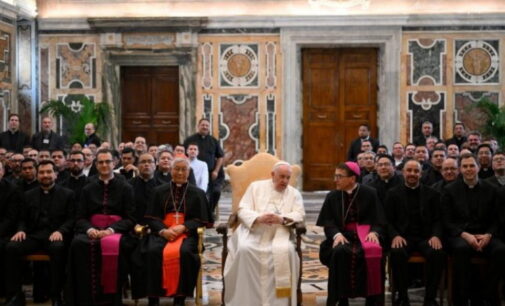 El Papa: Los sacerdotes no deben ser «superhombres» sino personas humildes