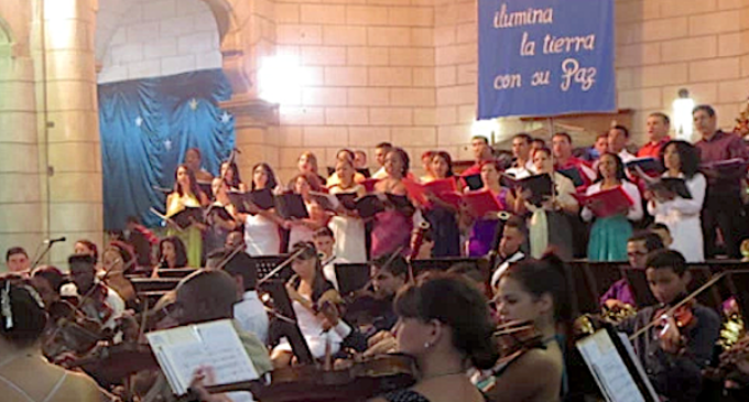 Cuba: la sinfónica de Holguín realiza un concierto de Navidad