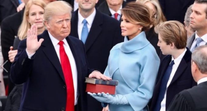 El presidente Trump corta los fondos para financiar el aborto en el exterior