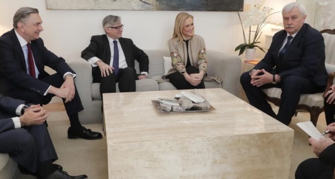 Cifuentes recibe al gobernador de San Petersburgo y al embajador de la Federación de Rusia en España