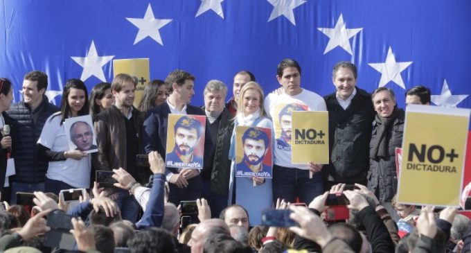 Cifuentes participa en el acto ‘A 3 años del encarcelamiento injusto de Leopoldo López. No + dictadura en Venezuela’