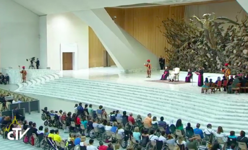Histórico encuentro en el Vaticano del Papa con los enfermos de Huntington