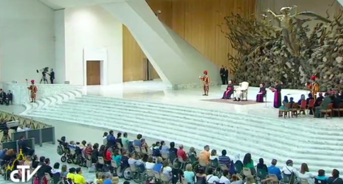 Histórico encuentro en el Vaticano del Papa con los enfermos de Huntington