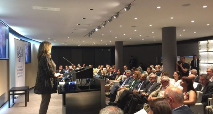 Engracia Hidalgo recibe un reconocimiento por su impulso a la economía social