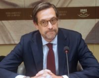 El presidente del Comité Bioética de España: «El envejecimiento de la población es una bomba de relojería»