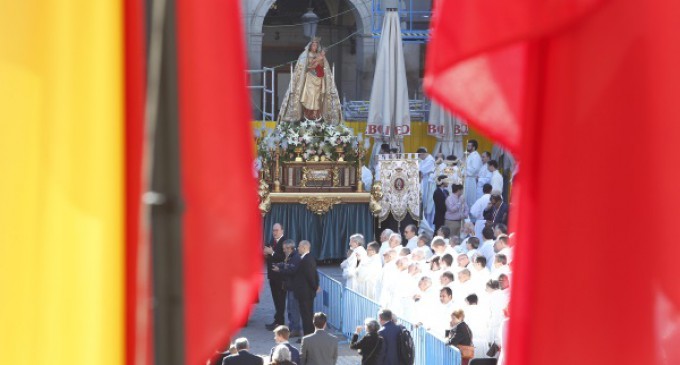 La alcaldesa renovó el Voto de la Villa en la Misa por la festividad de la Almudena, patrona de Madrid