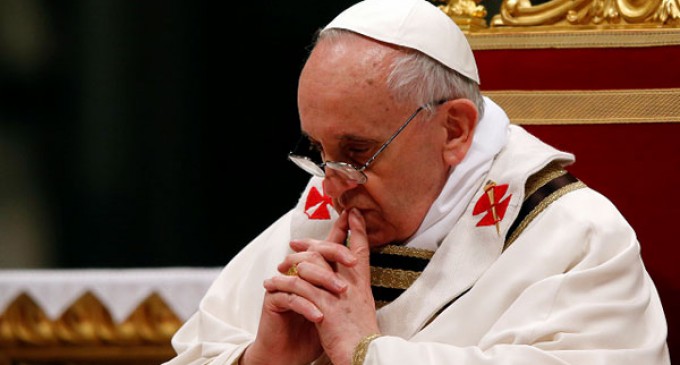 El Papa manifiesta su dolor por los atentados de París y reitera la condena de la violencia