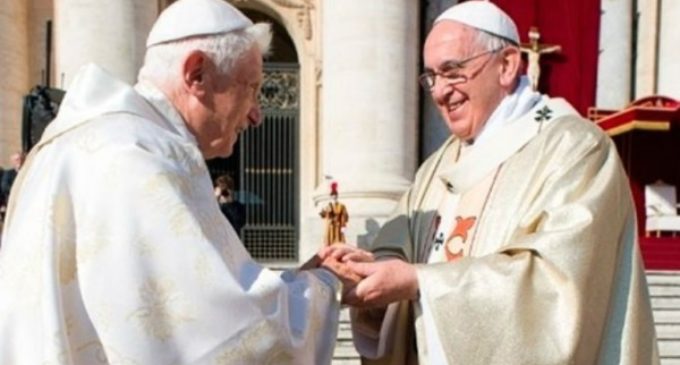 Francisco critica el marxismo y la ideología de género en el prefacio a un libro de Benedicto XVI