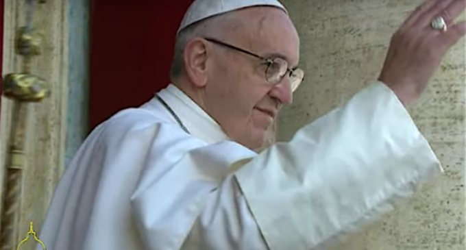 Mensaje de Navidad del Papa: Paz a quienes sufren guerra, violencia y exclusión