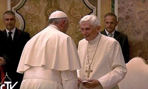 Benedicto XVI: La Santa Sede desmiente los rumores de una enfermedad degenerativa