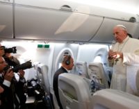 Francisco comprende el «sufrimiento» de la Iglesia clandestina china y dice que «los obispos los nombra el Papa»