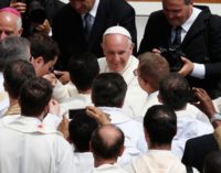 Francisco: «El sacerdocio no es lugar para las personas con tendencias homosexuales arraigadas»