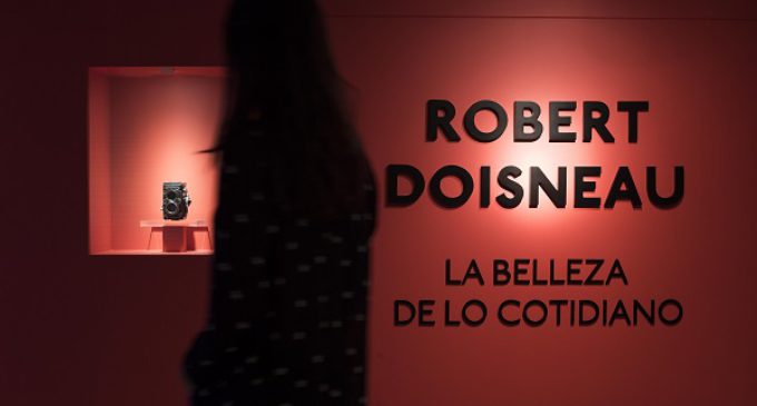 Fundación Canal exhibe en Madrid la belleza cotidiana e inesperada de Robert Doisneau