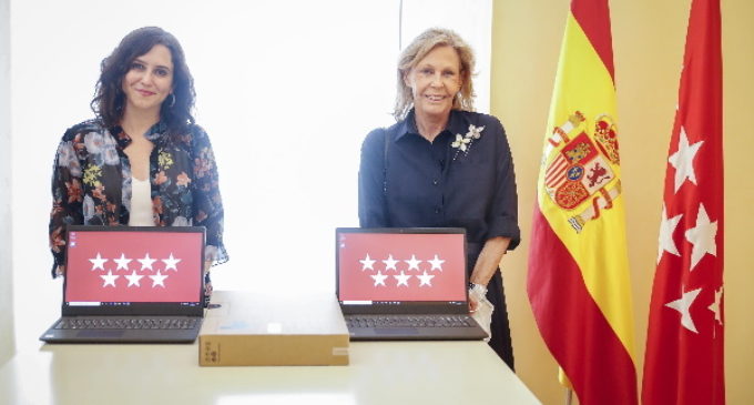Díaz Ayuso agradece a la Fundación Humanitaria AGH la donación de 1.500 ordenadores para alumnos sin recursos