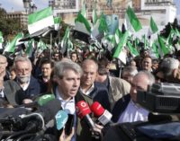 Garrido asiste a la concentración en defensa de un tren digno para Extremadura