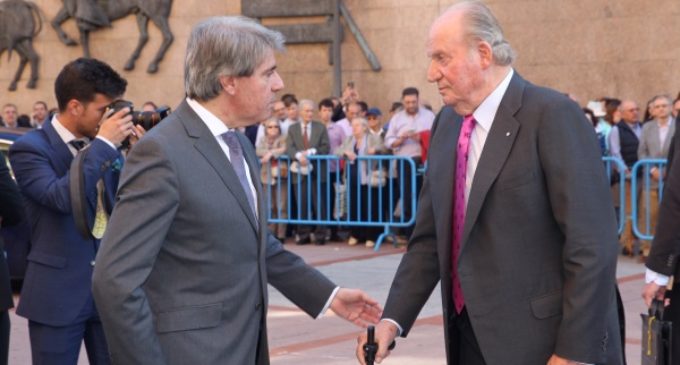 Garrido asiste a la corrida de la Beneficencia celebrada en la plaza de toros de Las Ventas, presidida por S.M. el Rey Don Juan Carlos