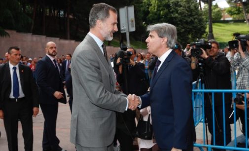Garrido asiste a la corrida de la Prensa presidida por S.M. el Rey Felipe VI en la plaza de toros de Las Ventas