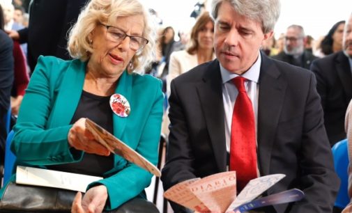 Garrido asiste al acto de entrega de las medallas de Madrid