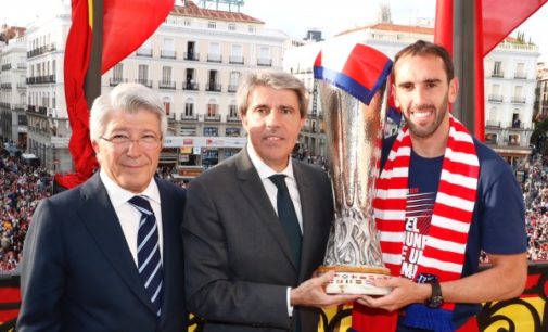 Garrido felicita a un Atlético de Madrid campeón, tras proclamarse ganador de la Europa League y de la Liga Femenina